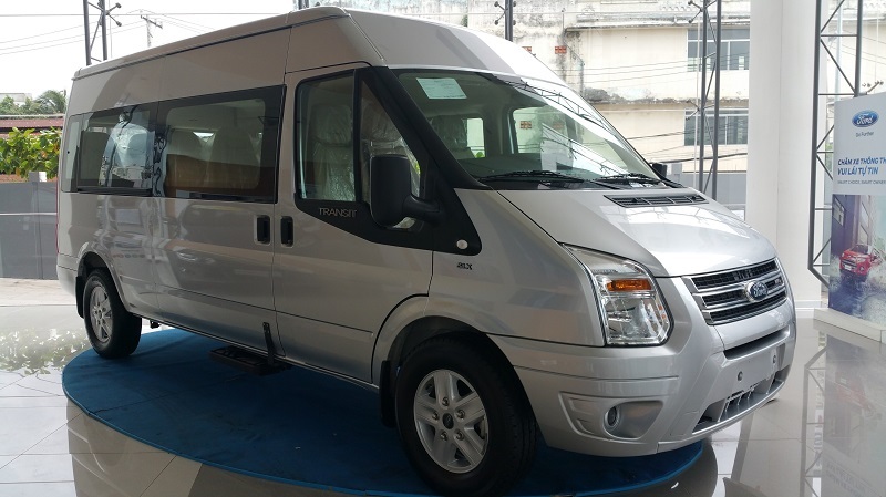 Dòng xe Ford Transit Luxury