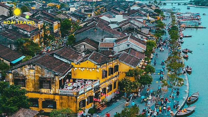 Du khách nên tới phố Hội vào những ngày nắng