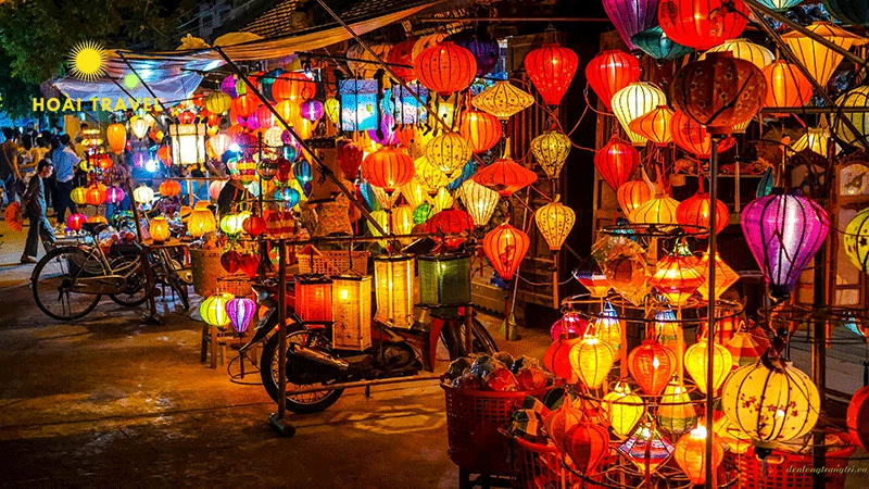 Phố đèn lồng vào mỗi tối
