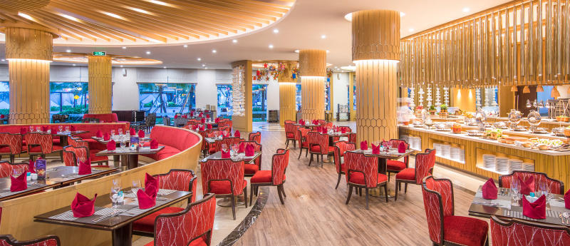 Poolside Bar và Lobby Bar tại Vinpearl Resort & Spa Hội An