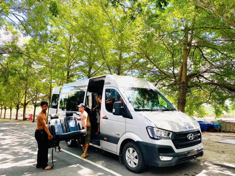 Xe 16 chỗ chở được bao nhiêu người?