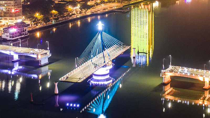 Cầu quay sông Hàn về đêm