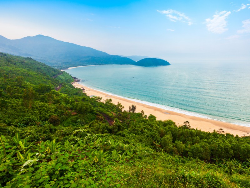 Đường đèo Hải Vân hiểm trở, đẹp mê hoặc nhất Việt Nam