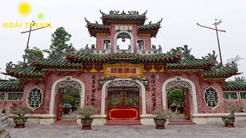 Cổng vào hội quán Phúc Kiến