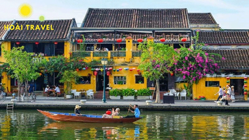 Nến tới phố cổ vào những tháng mùa khô