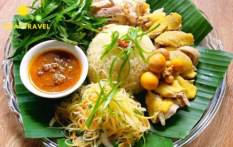 Cơm gà Hội An nức tiếng gần xa