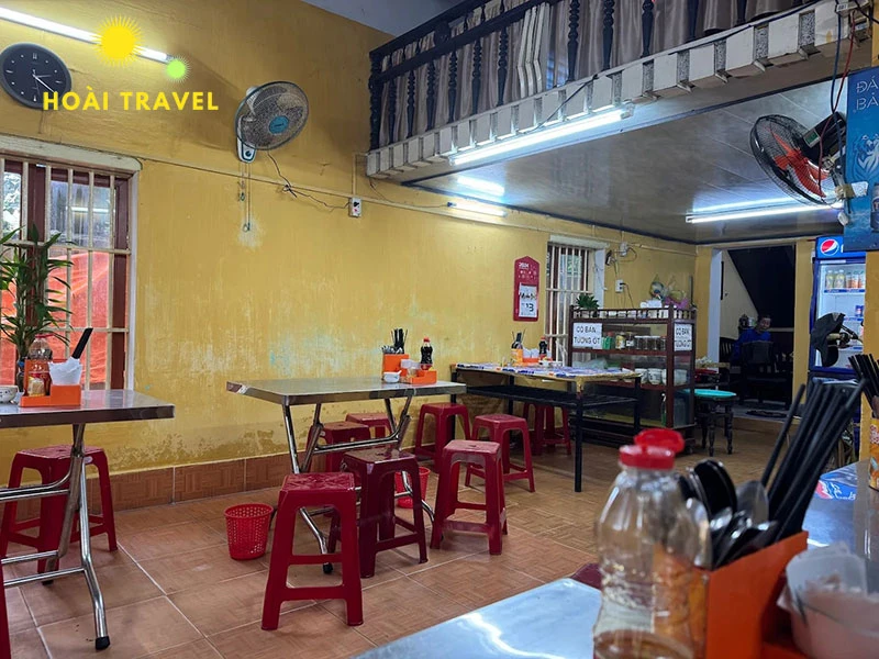 Không gian bên trong quán 