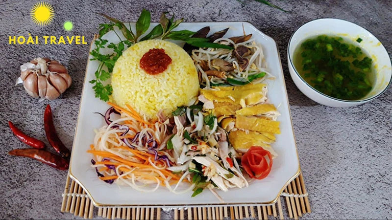 Nên ăn cơm gà với các món ăn kèm