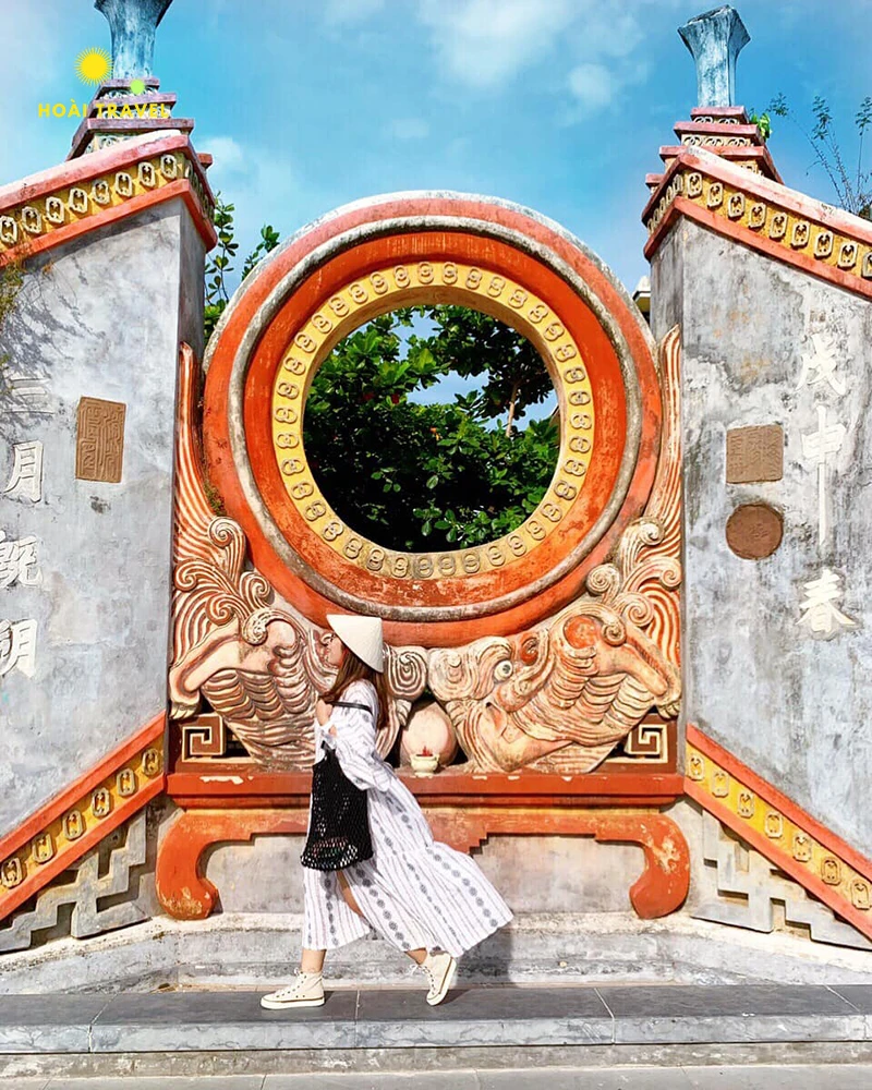 Góc check in được nhiều bạn trẻ yêu thích ở chùa